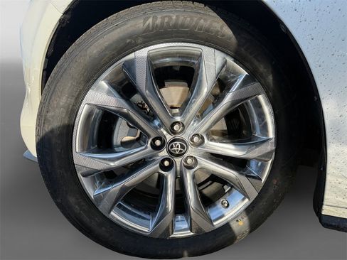 Used 2021 Toyota Sienna Platinum image 14