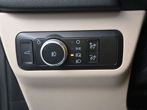 Certified 2020 Ford Escape Titanium AWD/4WD image 8