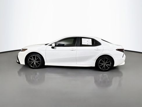 Used 2022 Toyota Camry SE w/ Audio Upgrade Package FWD image 9