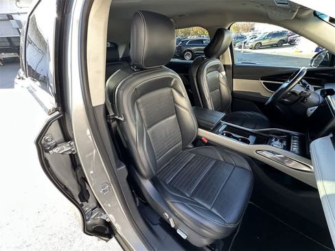 Used 2024 Lincoln Nautilus Reserve image 13