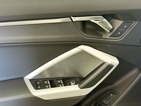 Certified 2024 Audi Q3 2.0T Premium image 18