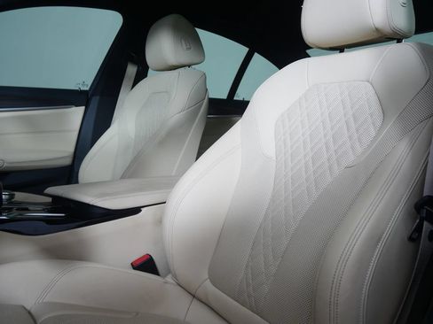 Certified 2023 BMW 530i w/ Convenience Package RWD image 10