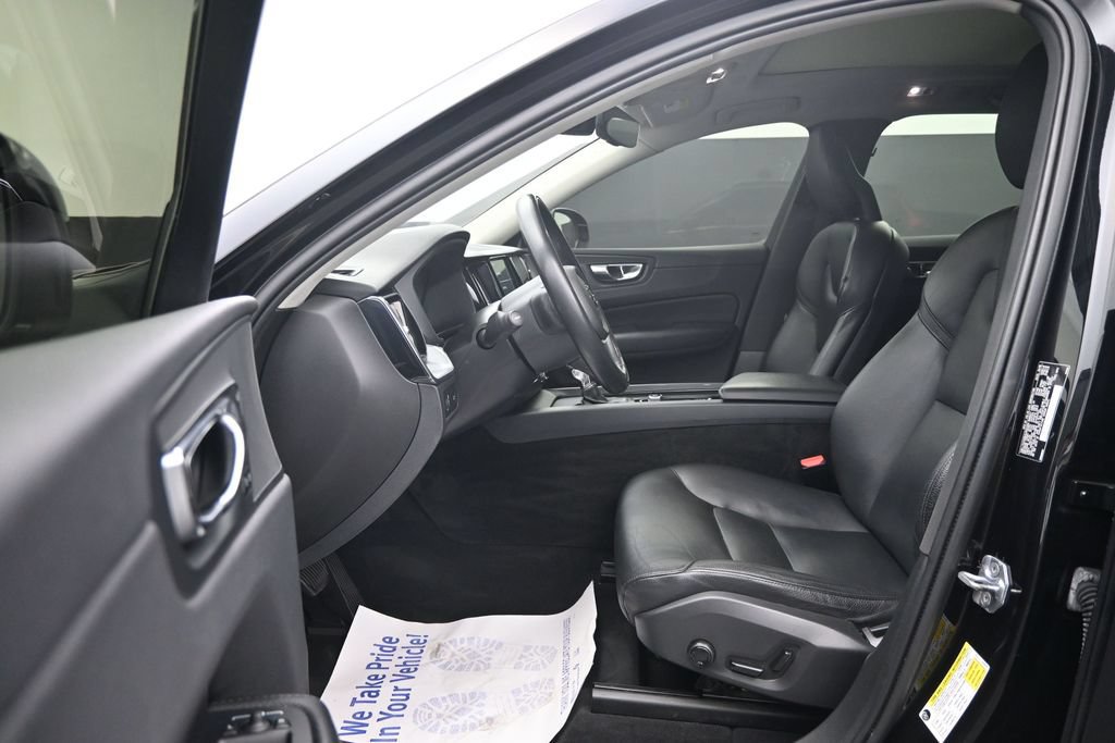 Used 2018 Volvo XC60 T6 Momentum w/ Convenience Package AWD/4WD image 15