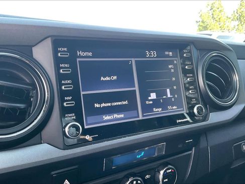 Used 2022 Toyota Tacoma TRD Off-Road image 22