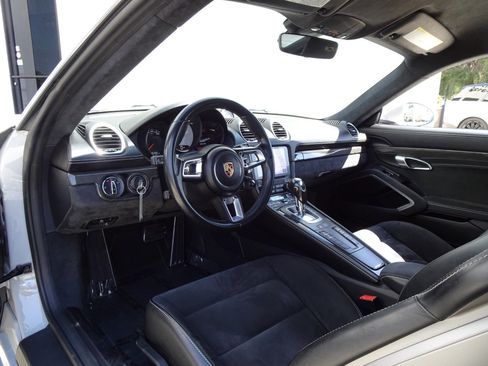 Used 2019 Porsche 718 Cayman GTS image 12