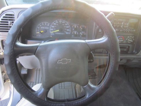 Used 1998 Chevrolet Silverado 2500 2WD Extended Cab w/ Preferred Equipment Group 2 image 19