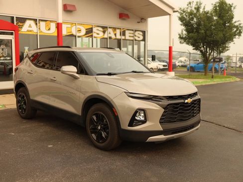 Used 2021 Chevrolet Blazer LT FWD image 3