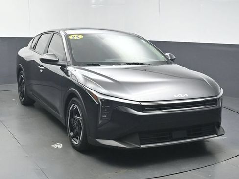 Used 2025 Kia K4 EX FWD image 2