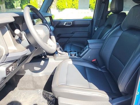 New 2025 Ford Bronco Badlands image 11