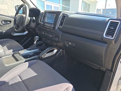 Used 2022 Nissan Frontier SV image 26