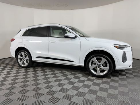 New 2025 Audi Q5 Premium Plus image 7