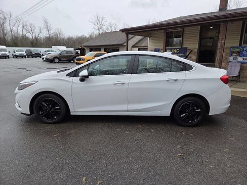 Used 2016 Chevrolet Cruze LT image 3