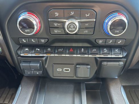 Used 2021 GMC Sierra 1500 Denali w/ Denali Ultimate Package AWD/4WD image 5