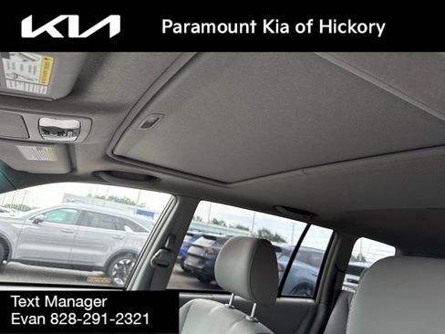 Used 2005 Toyota Highlander 2WD V6 w/ 3rd Row image 10