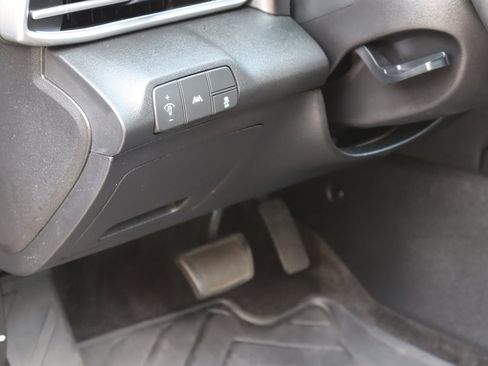 Used 2021 Hyundai Elantra Limited FWD image 22