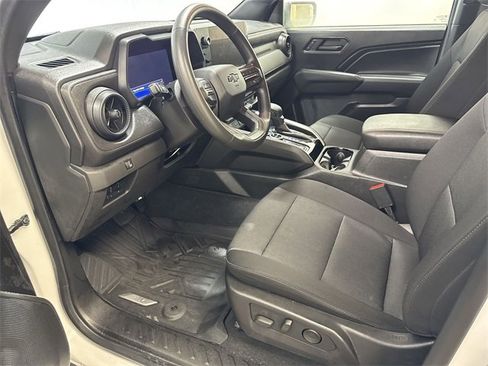 Used 2024 Chevrolet Colorado Trail Boss w/ Advanced Trailering Package image 11