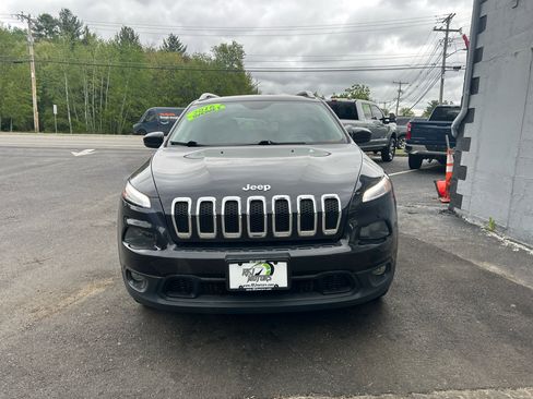 Used 2016 Jeep Cherokee Latitude w/ Cold Weather Group image 3