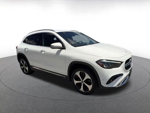 Used 2025 Mercedes-Benz GLA 250 image 2