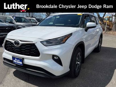 Used 2023 Toyota Highlander XLE