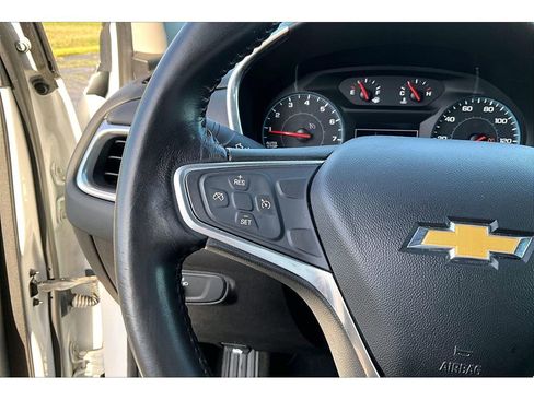 Used 2018 Chevrolet Equinox LT FWD image 20