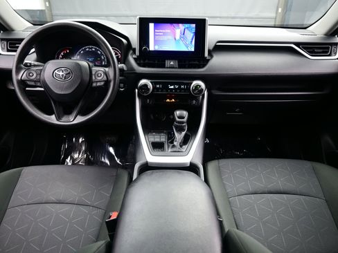 Used 2024 Toyota RAV4 XLE image 17