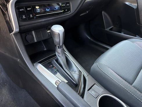 Used 2018 Toyota Corolla LE FWD image 23