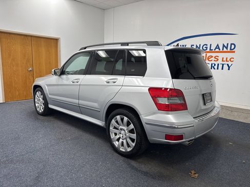 Used 2012 Mercedes-Benz GLK 350 4MATIC image 2