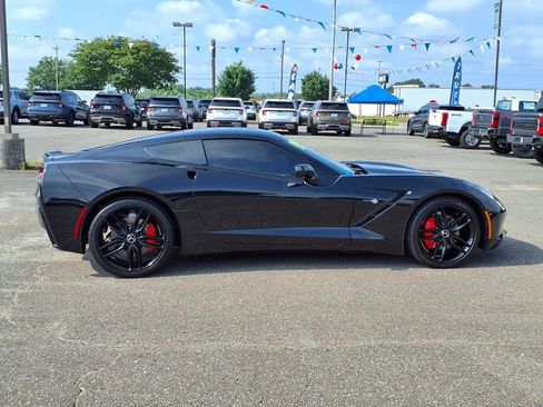 Used 2019 Chevrolet Corvette Stingray Coupe w/ 1LT RWD image 10