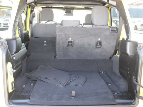 Used 2024 Jeep Wrangler Unlimited Sahara AWD/4WD image 37