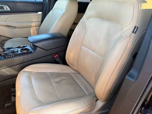 Used 2016 Ford Explorer Limited image 23