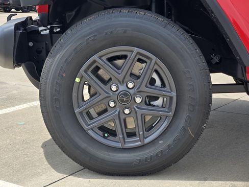 New 2025 Jeep Gladiator Sport image 9