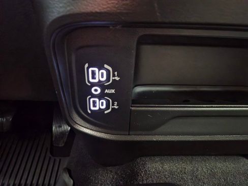 Used 2024 RAM 3500 Tradesman w/ Chrome Appearance Group image 45