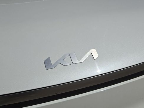 Certified 2024 Kia EV9 Wind AWD/4WD image 10