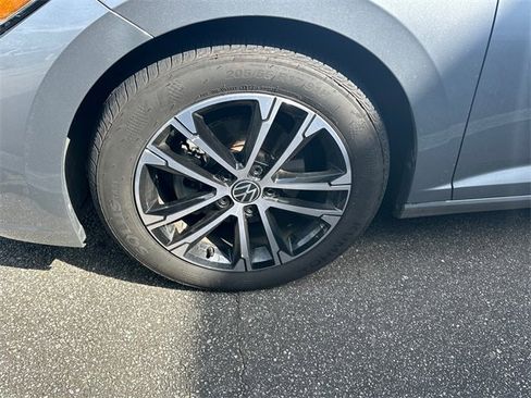 Certified 2024 Volkswagen Jetta Sport image 4