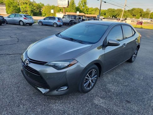 Used 2017 Toyota Corolla LE w/ LE Premium Package FWD image 4