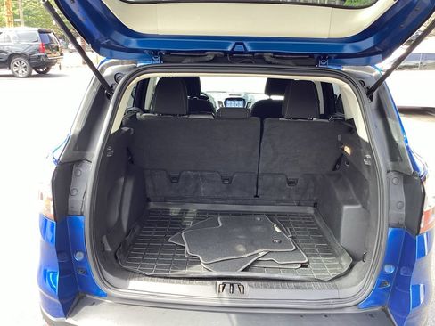 Used 2017 Ford Escape SE w/ Equipment Group 201A AWD/4WD image 10