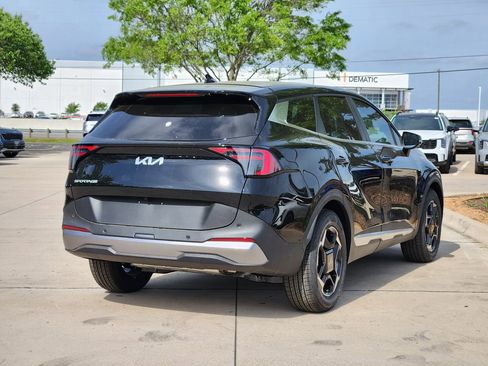 New 2026 Kia Sportage EX image 4