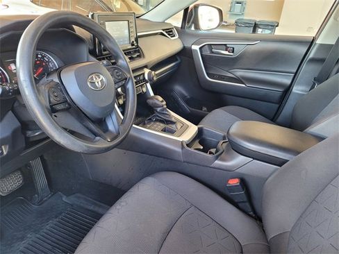 Used 2020 Toyota RAV4 XLE image 12