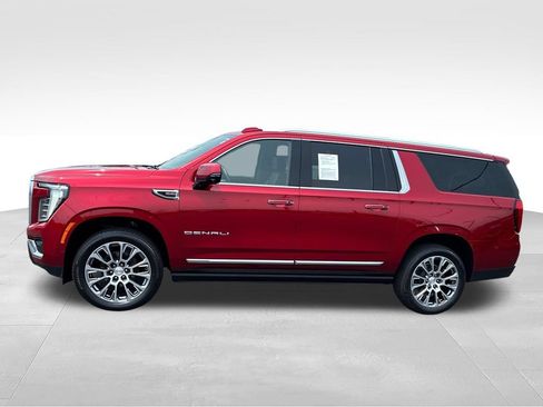 Used 2025 GMC Yukon XL Denali w/ Sun & Power Step Package AWD/4WD image 2