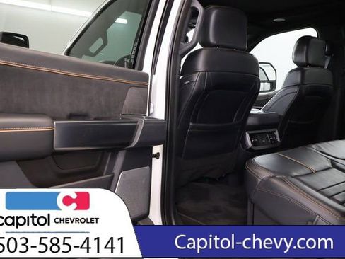 Used 2024 Ford F450 Platinum w/ FX4 Off-Road Package image 29