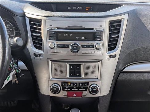 Used 2011 Subaru Outback 2.5i Premium image 11
