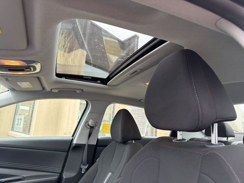 Used 2024 Hyundai Elantra SEL w/ Convenience Package image 12
