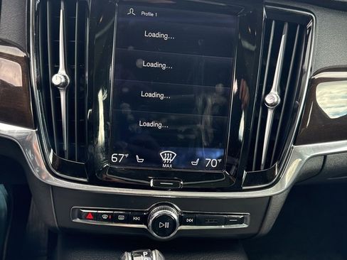 Used 2018 Volvo S90 T5 Momentum w/ Convenience Package image 17