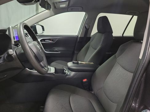 Used 2025 Toyota RAV4 XLE AWD/4WD image 15