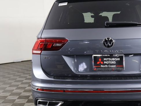 Used 2022 Volkswagen Tiguan SEL R-Line image 17