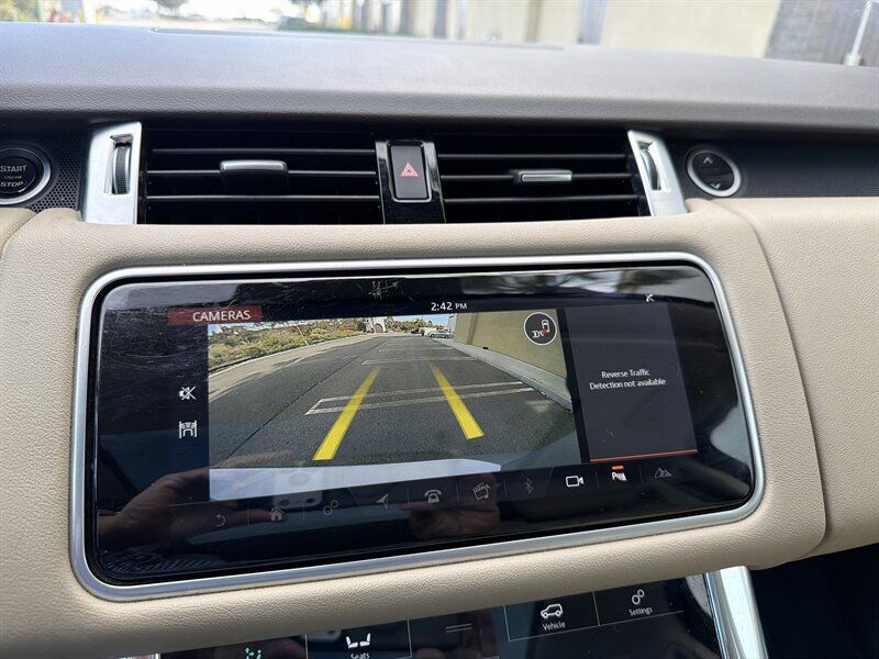 Used 2018 Land Rover Range Rover Sport HSE AWD/4WD image 26