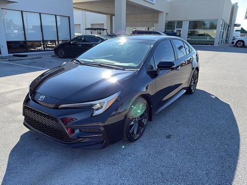 Used 2024 Toyota Corolla SE image 3