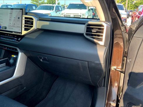 Used 2023 Toyota Sequoia Limited image 18