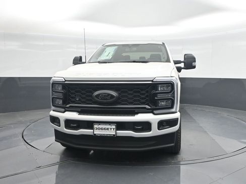 New 2026 Ford F250 Lariat w/ Black Appearance Package image 5
