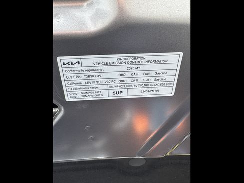 Used 2025 Kia Sorento EX AWD/4WD image 7